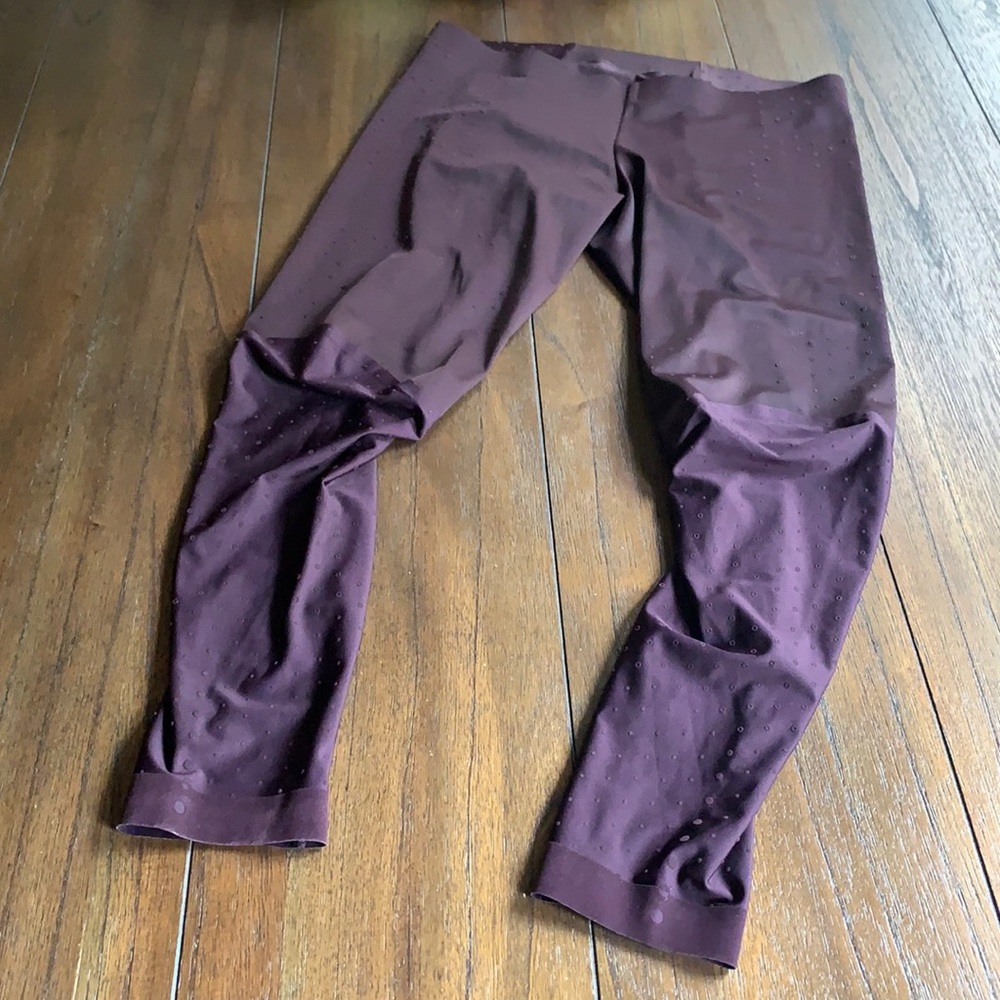 Nike Flat Seam Compression Crop Training Tights - image 1